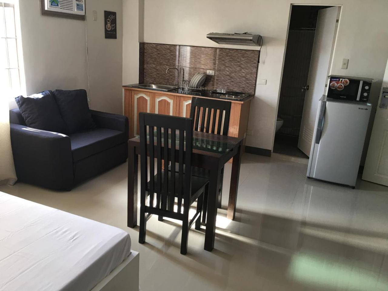 Beinte Singko De Marso Apartments Candon Екстериор снимка