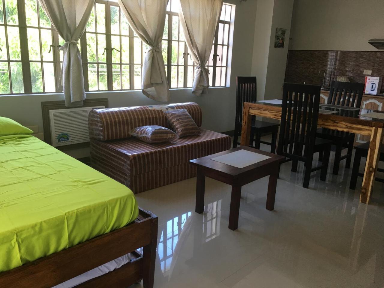 Beinte Singko De Marso Apartments Candon Екстериор снимка