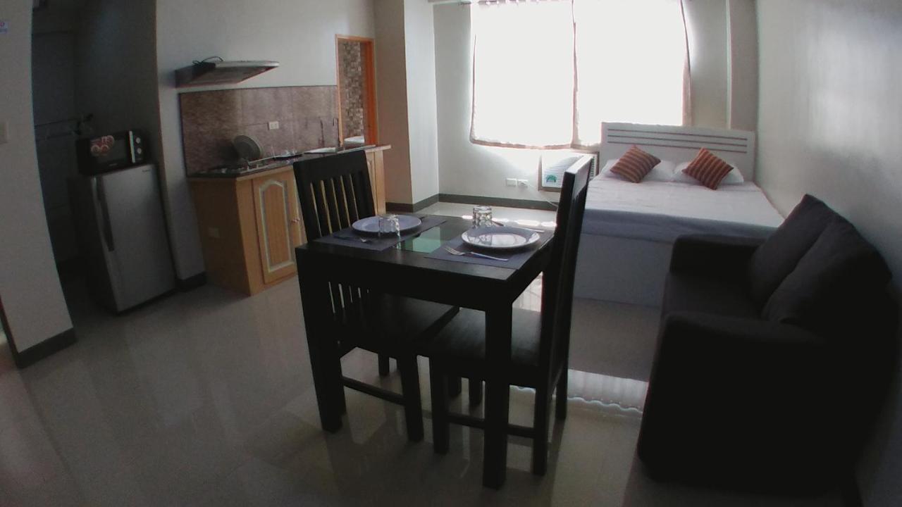 Beinte Singko De Marso Apartments Candon Екстериор снимка
