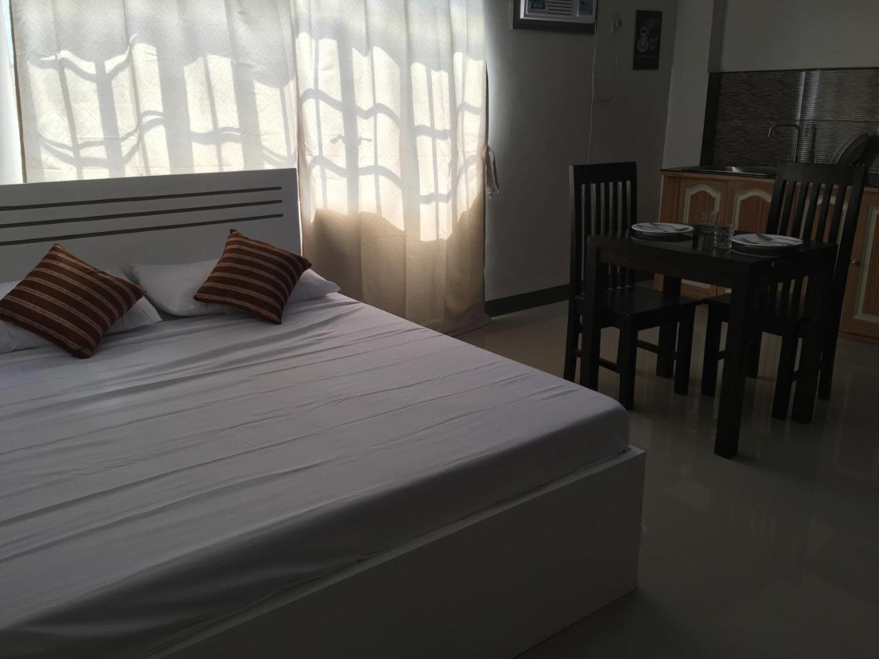 Beinte Singko De Marso Apartments Candon Екстериор снимка