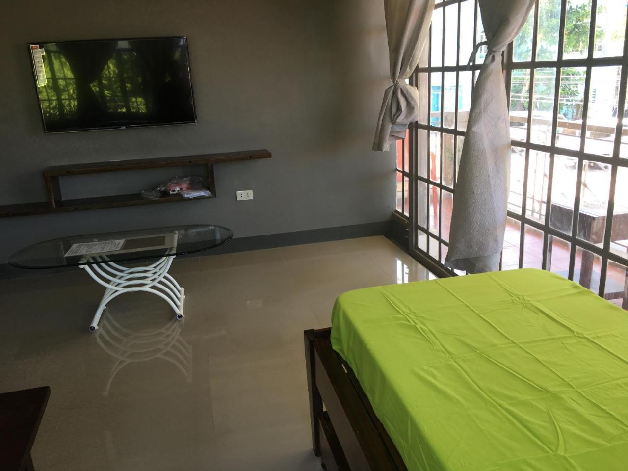 Beinte Singko De Marso Apartments Candon Екстериор снимка