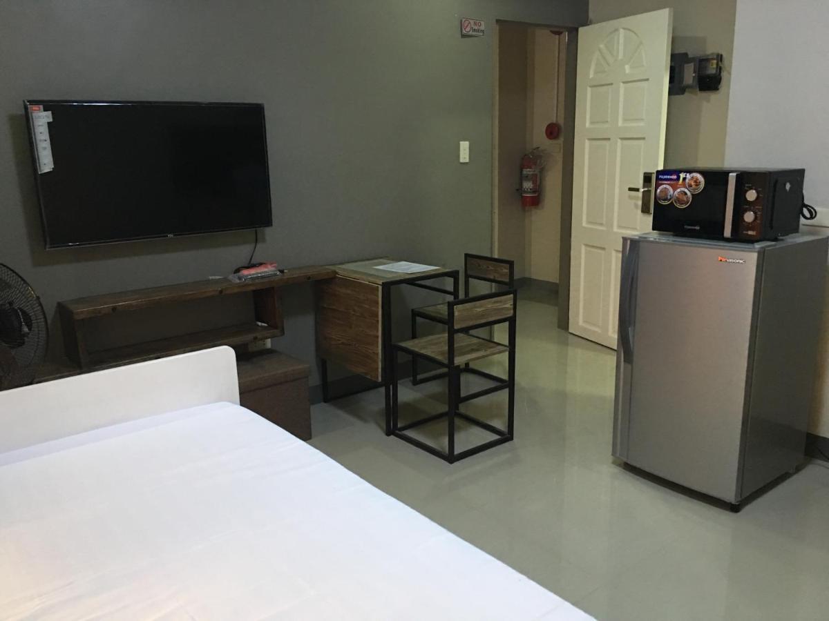 Beinte Singko De Marso Apartments Candon Екстериор снимка
